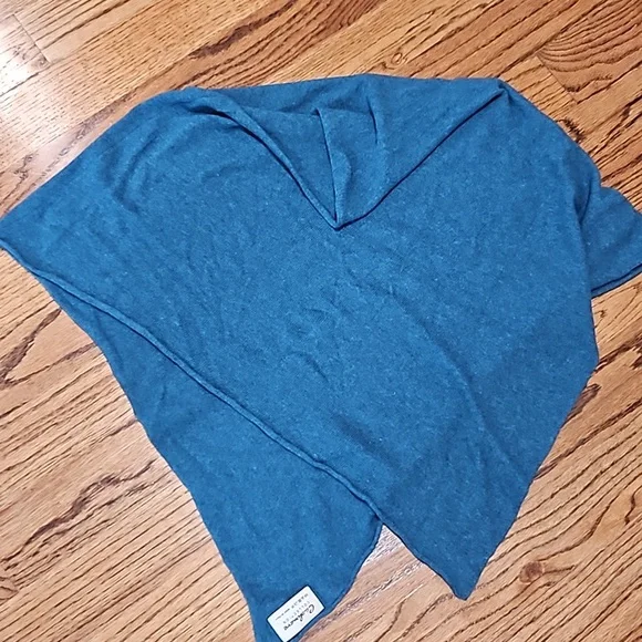 Cashmere Collection Poncho - Picture 4 of 6